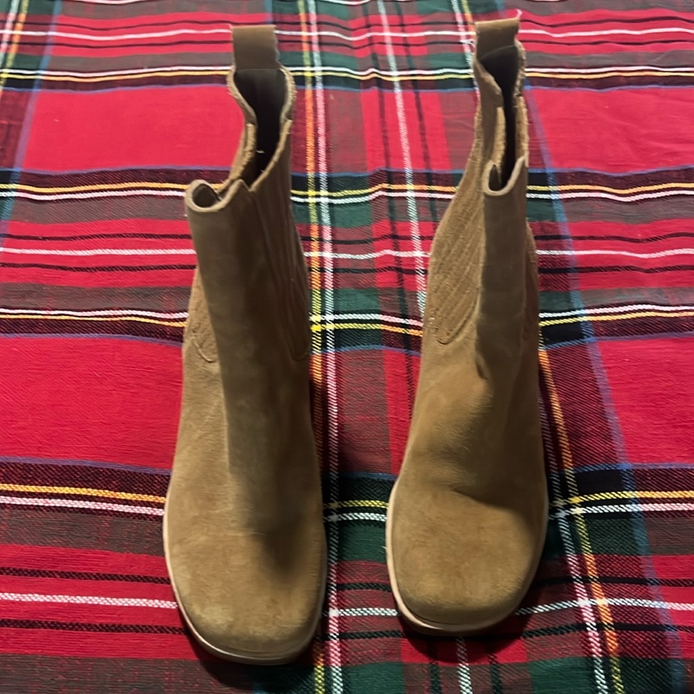 Suede booties - Kelsie Dagger